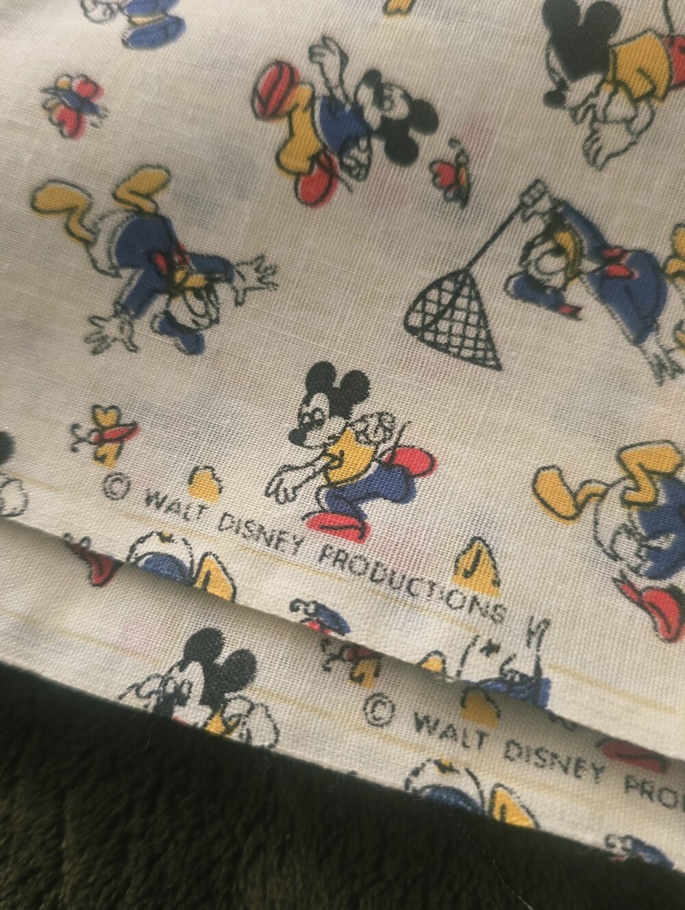 Vintage Walt Disney Mickey Donald Goofy Fabric 4 Yards 45" Wide - Picture 3 of 4